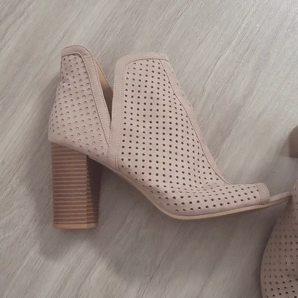 Charlotte Russe - Picture 5 of 5